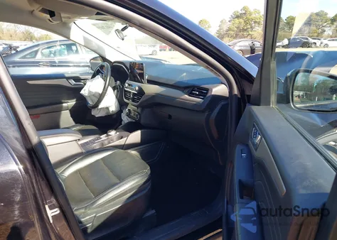 2021 Ford Escape Sel z USA, uszkodzony, nr VIN 1FMCU0H63MUA92161